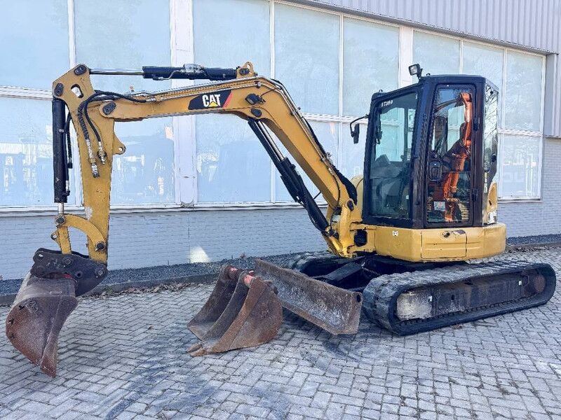 2016 Caterpillar 305E2 Mini Excavator