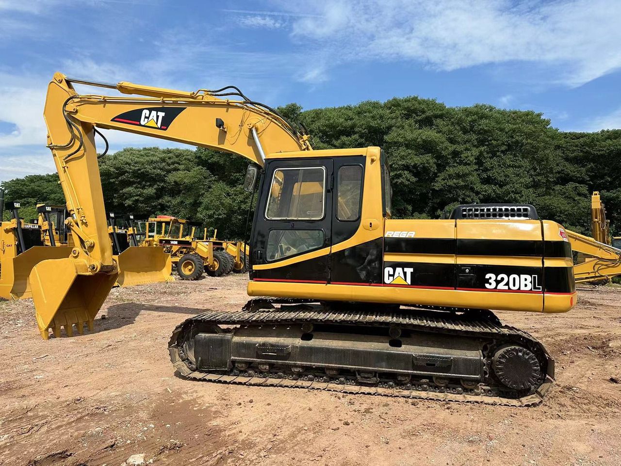 2016 Caterpillar 320BL Crawler Excavator 2016 Caterpillar 320BL Crawler Excavator