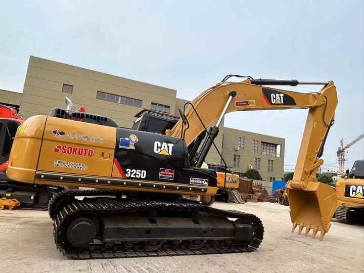 2016 Caterpillar 320D2 Crawler Excavator 2016 Caterpillar 320D2 Crawler Excavator
