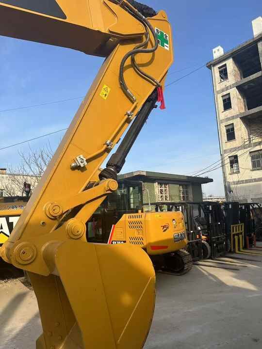2016 Caterpillar 320D2 Crawler Excavator 2016 Caterpillar 320D2 Crawler Excavator