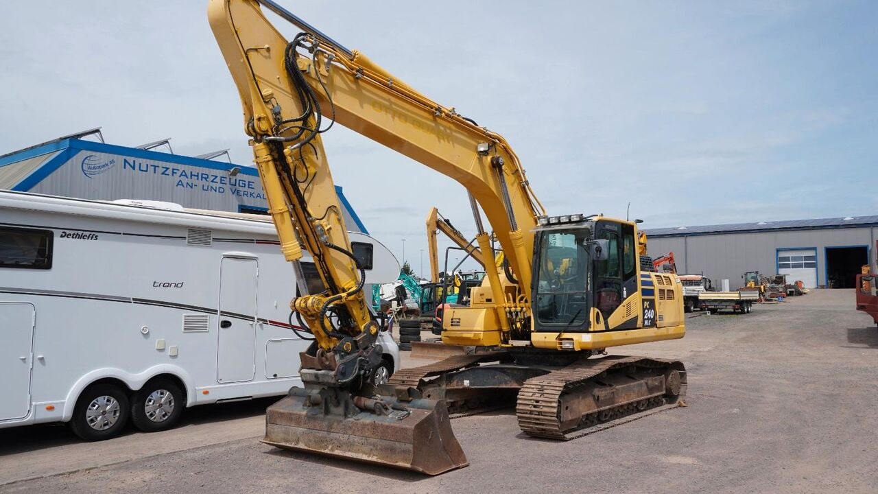 2016 Komatsu PC240NLC-11 Crawler Excavator