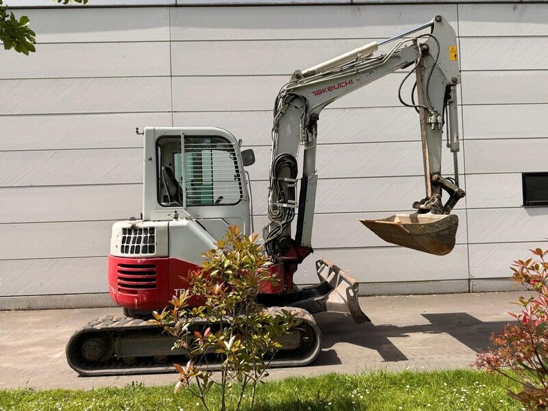2016 Takeuchi TB135 FR Mini Excavator