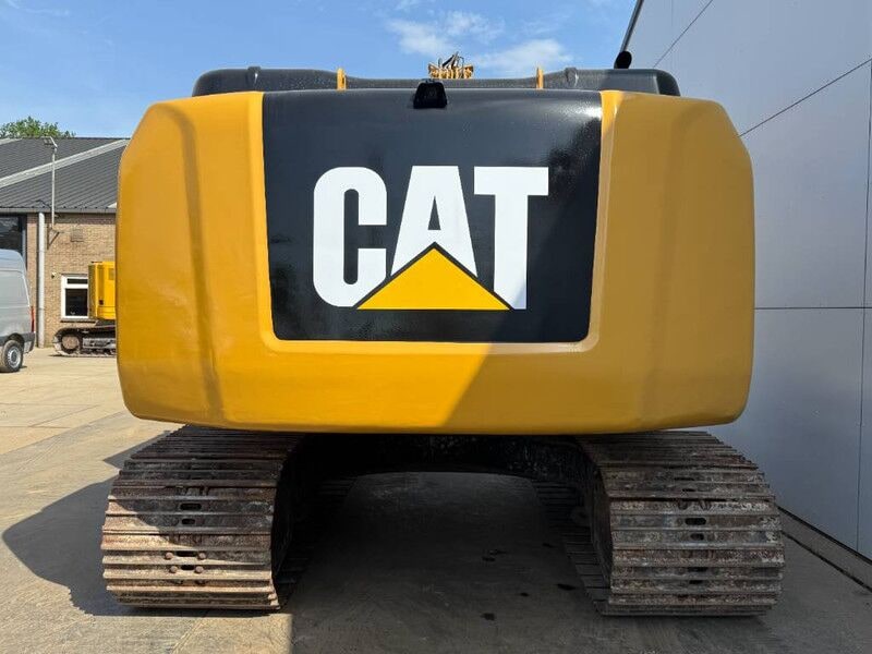 2017 Caterpillar 320FL Crawler Excavator 2017 Caterpillar 320FL Crawler Excavator