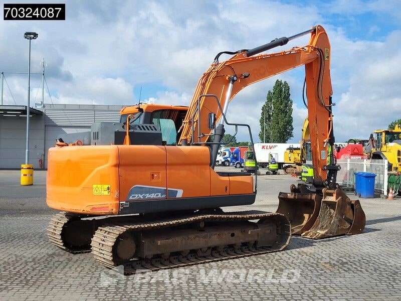 2017 Doosan DX140LC-5 Crawler Excavator 2017 Doosan DX140LC-5 Crawler Excavator