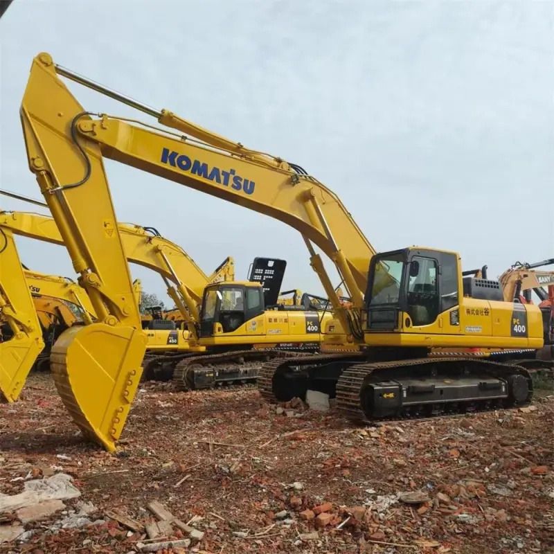 2017 Komatsu PC400 crawler excavator, side view 2017 Komatsu PC400 crawler excavator, side view