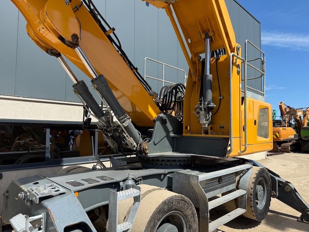 2017 Liebherr LH22 M Material Handler 2017 Liebherr LH22 M Material Handler