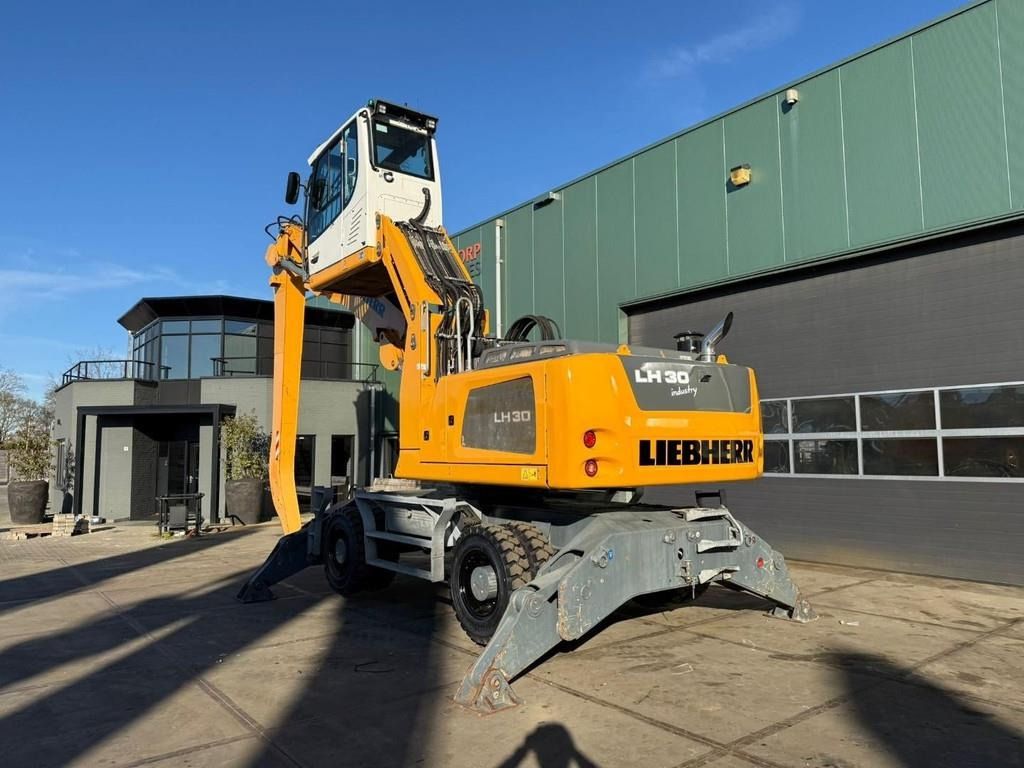 2017 Liebherr LH30 M Material Handler