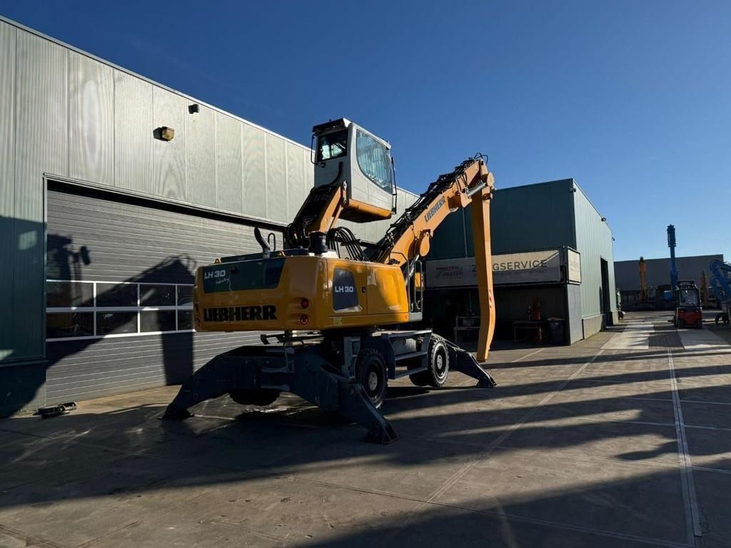 2017 Liebherr LH30 M Material Handler