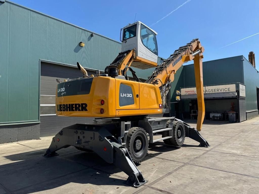 2017 Liebherr LH30 M Material Handler
