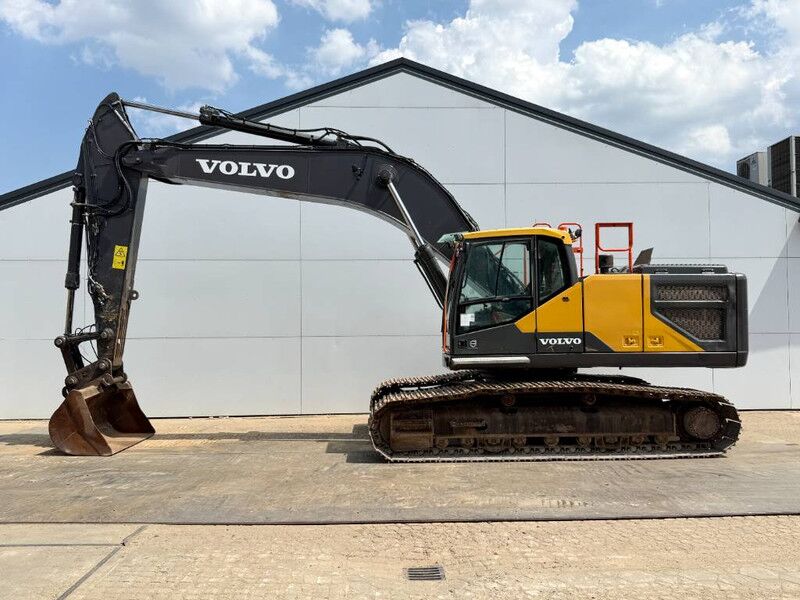2017 Volvo EC300EL Crawler Excavator