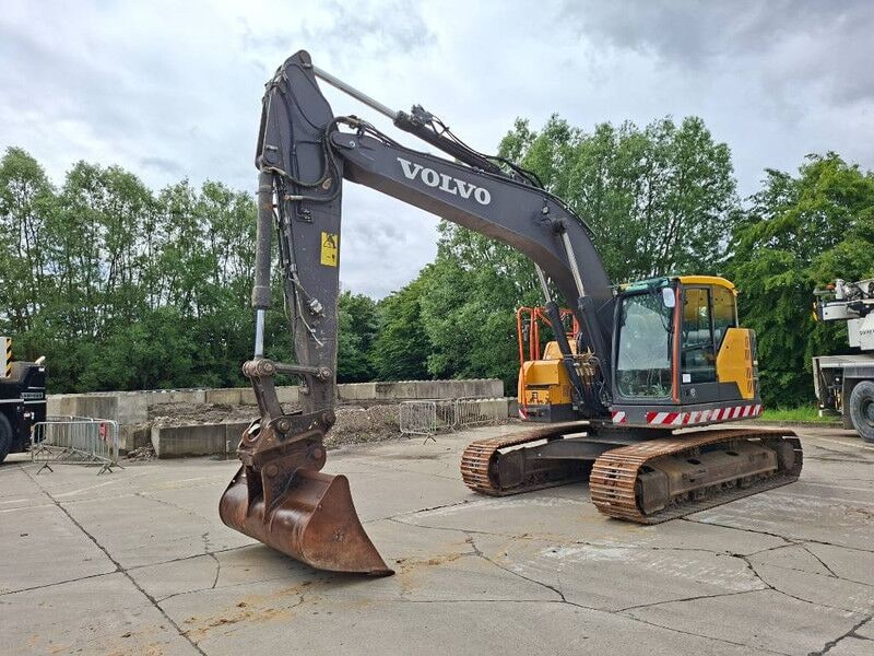 2017 Volvo ECR235EL Crawler Excavator 2017 Volvo ECR235EL Crawler Excavator