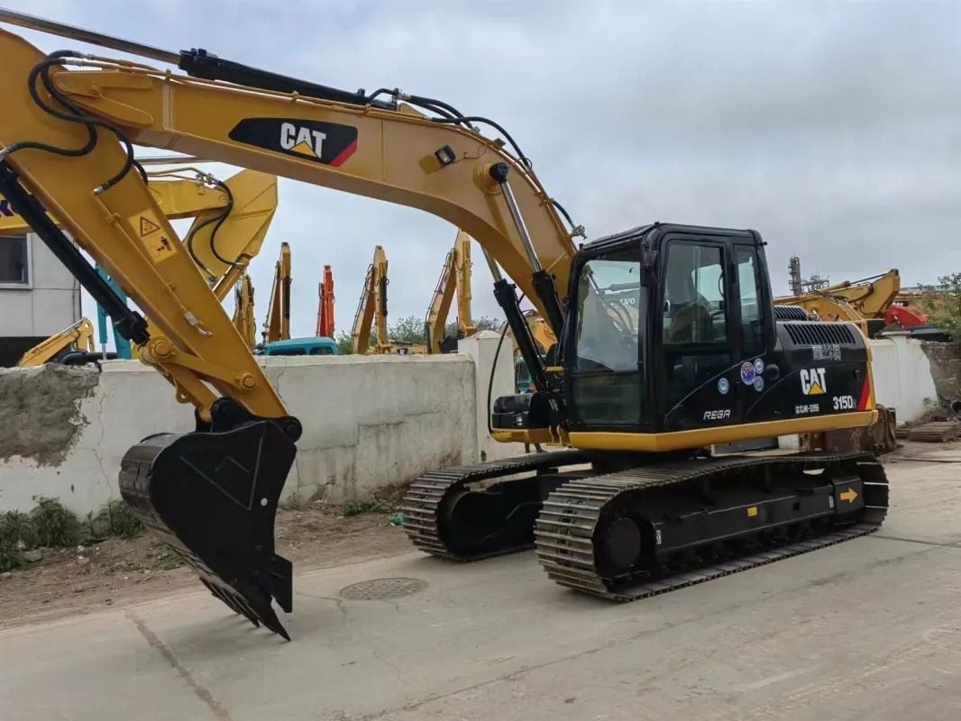 2018 Caterpillar 315D crawler excavator, side view 2018 Caterpillar 315D crawler excavator, side view