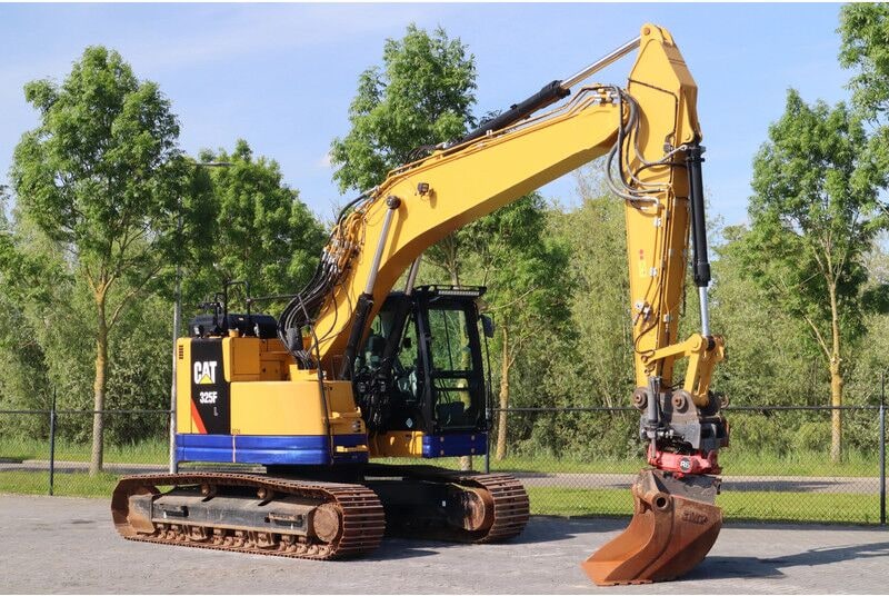 2018 Caterpillar 325FL Crawler Excavator