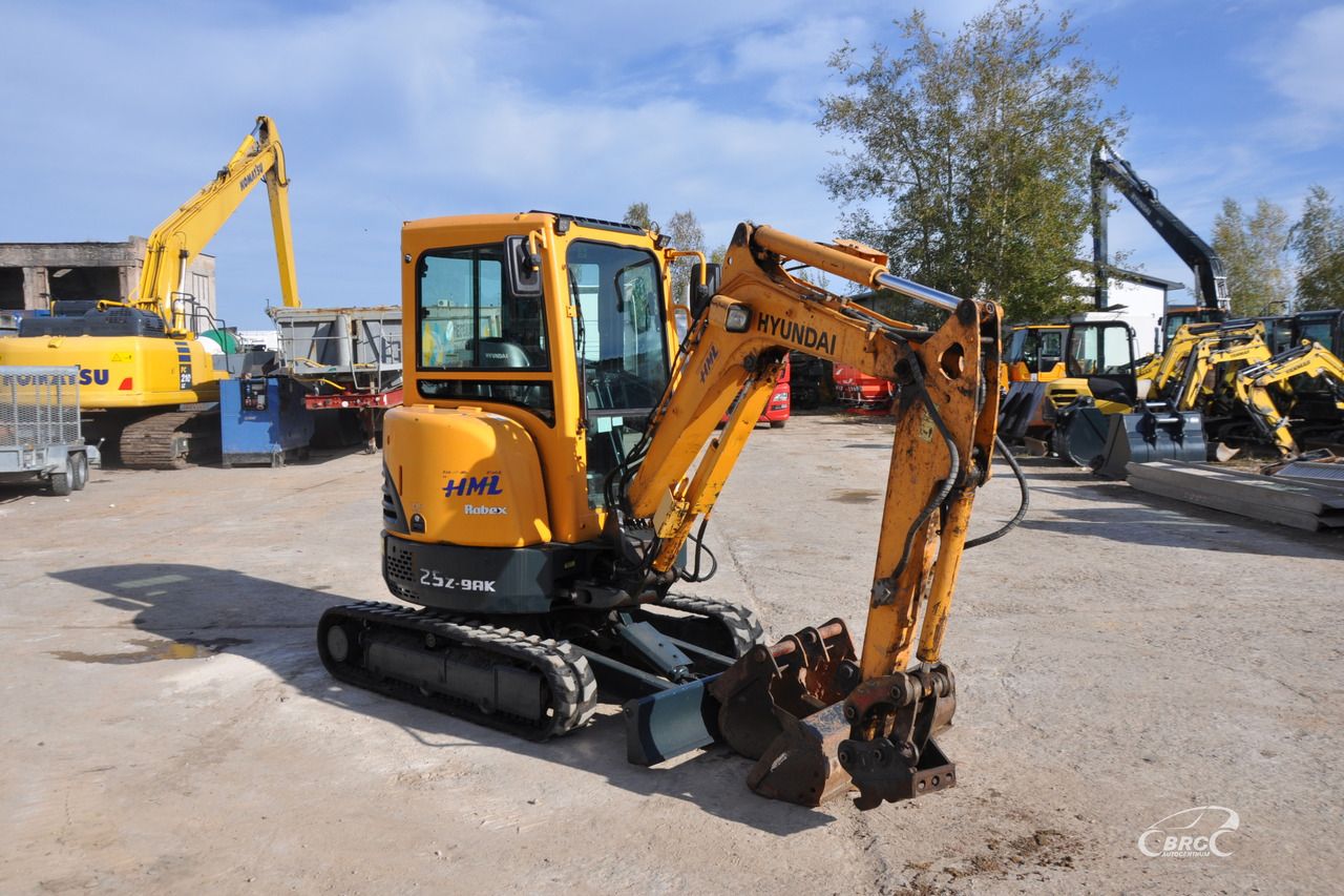 2018 Hyundai R25Z-9AK Mini Excavator 2018 Hyundai R25Z-9AK Mini Excavator