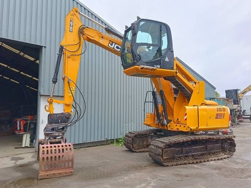 2018 JCB JS160HR Material Handler
