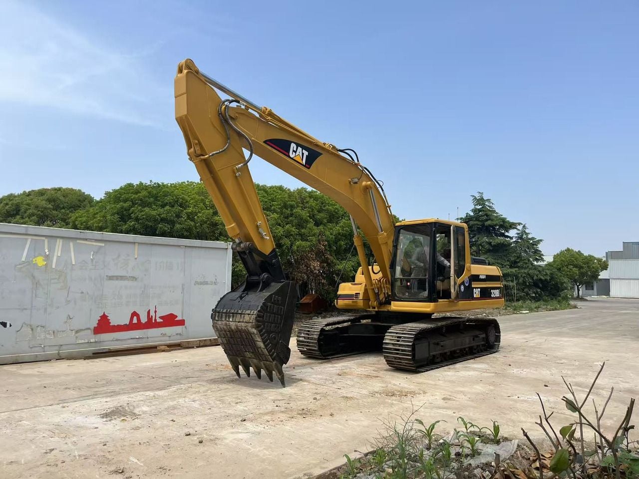 2019 Caterpillar 320BL crawler excavator, side profile view 2019 Caterpillar 320BL crawler excavator, side profile view