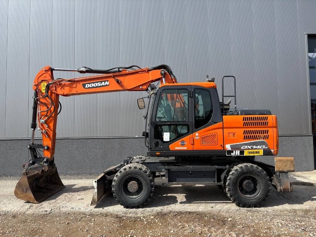 2019 Doosan DX140W-5 Wheel Excavator
