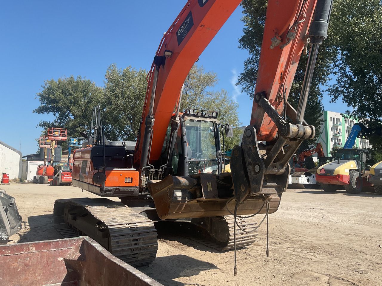2019 Doosan DX225LC-5 crawler excavator, front-side view 2019 Doosan DX225LC-5 crawler excavator, front-side view