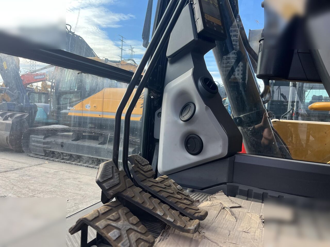 2020 Caterpillar 323 Crawler Excavator
