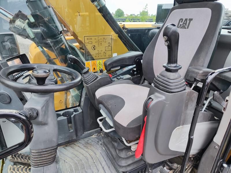 2020 Caterpillar M315F wheel excavator interior monitor view