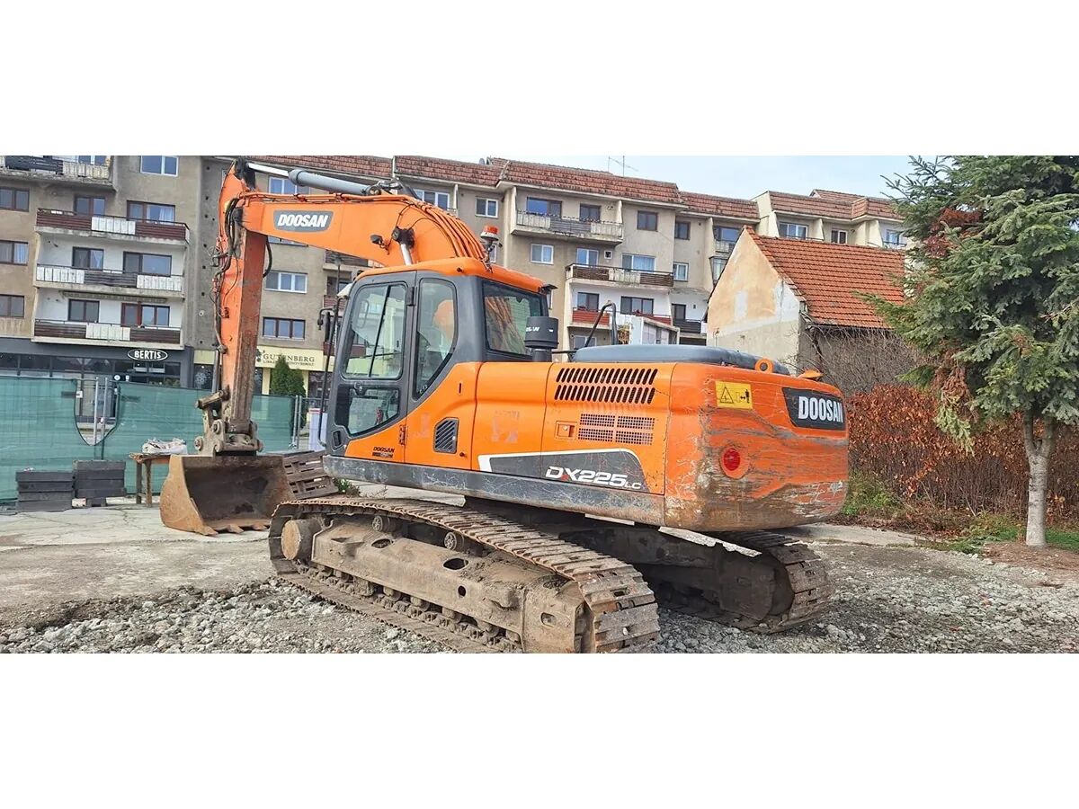 2020 Doosan DX225LC Crawler Excavator 2020 Doosan DX225LC Crawler Excavator