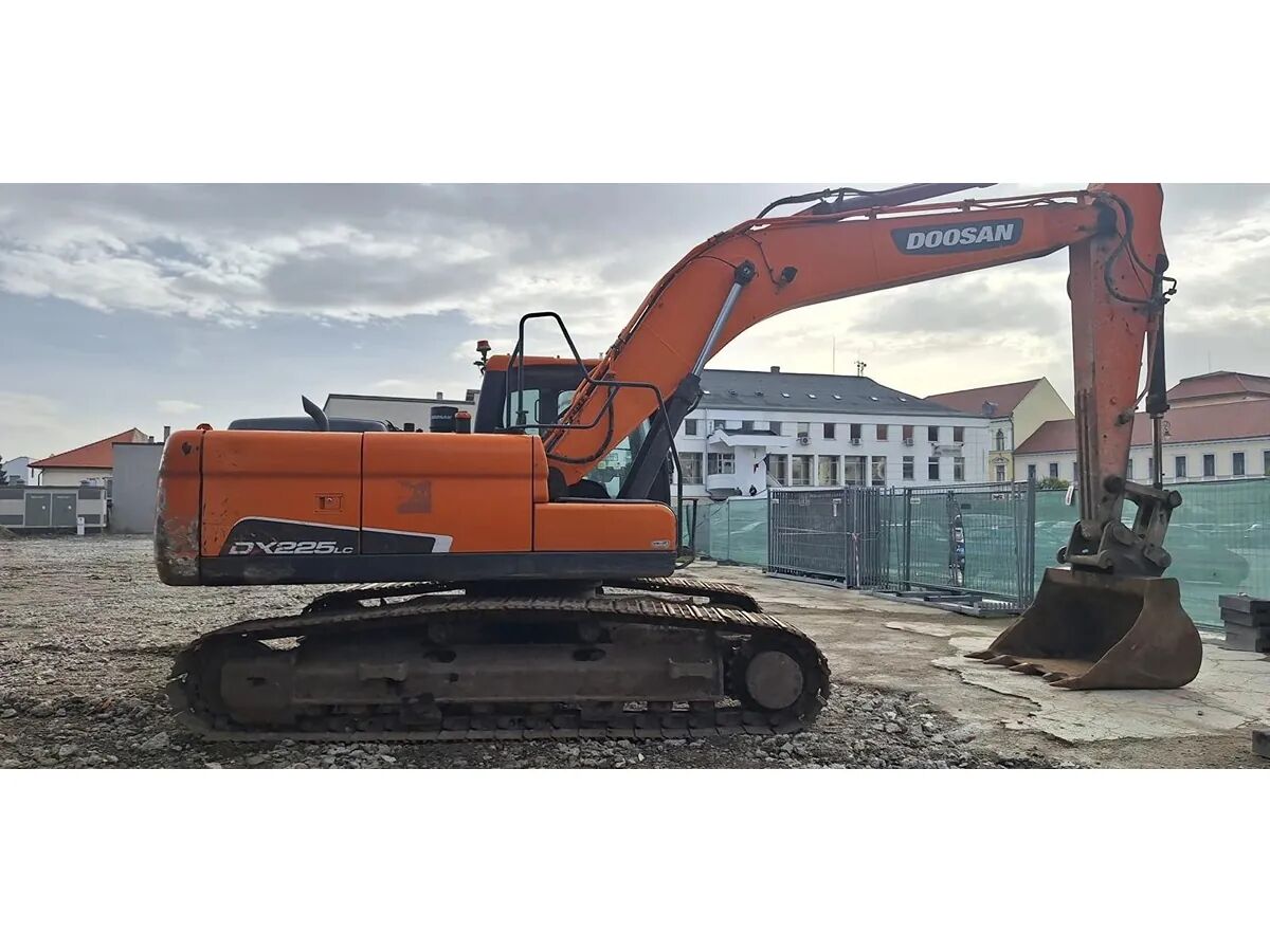 2020 Doosan DX225LC Crawler Excavator 2020 Doosan DX225LC Crawler Excavator