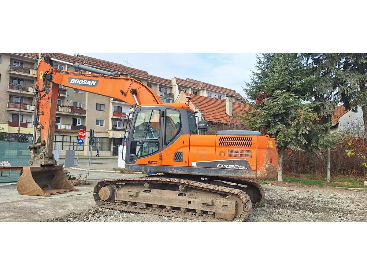 2020 Doosan DX225LC Crawler Excavator 2020 Doosan DX225LC Crawler Excavator