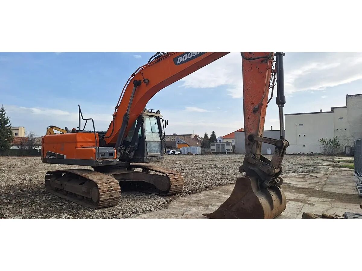 2020 Doosan DX225LC Crawler Excavator 2020 Doosan DX225LC Crawler Excavator
