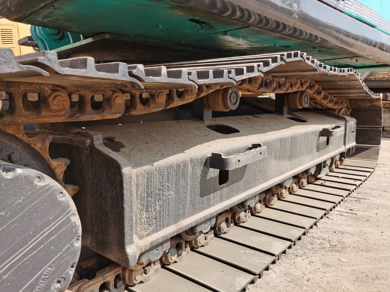 2020 Kobelco crawler excavator undercarriage detail 2020 Kobelco crawler excavator undercarriage detail