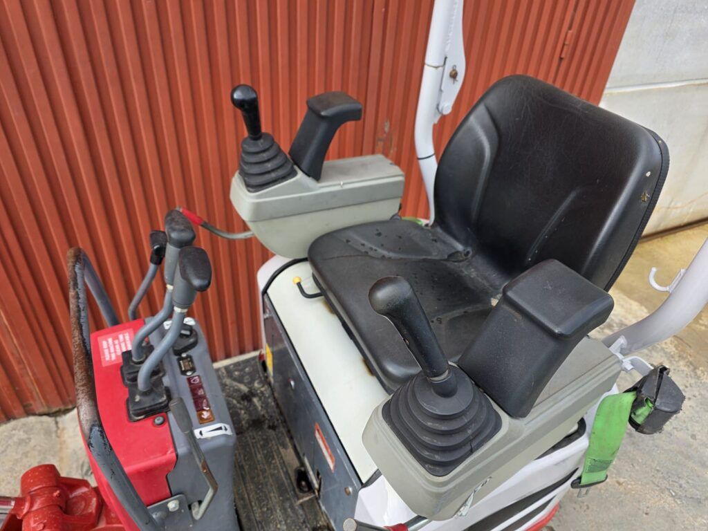 2020 Takeuchi TB210R Mini Excavator 2020 Takeuchi TB210R Mini Excavator