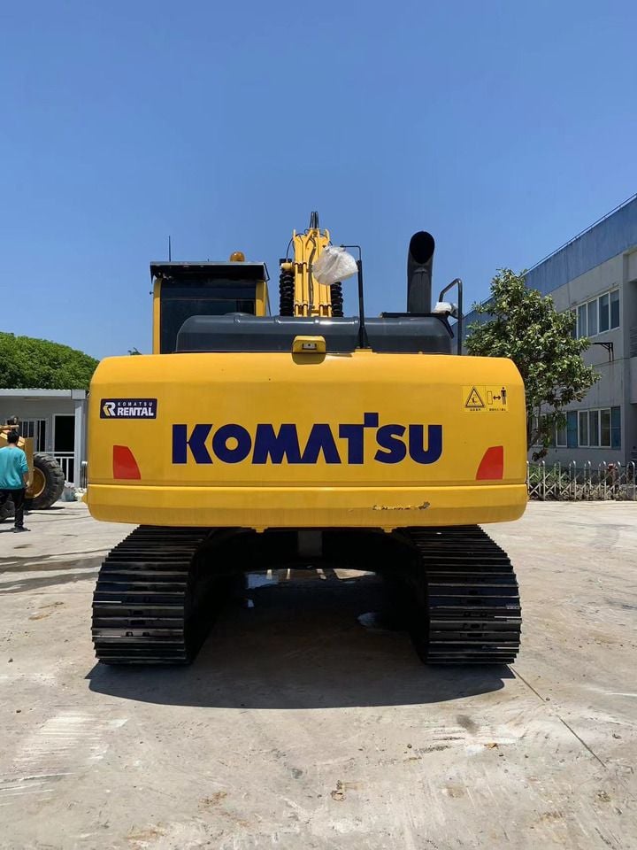 2021 Komatsu PC220 crawler excavator, rear view 2021 Komatsu PC220 crawler excavator, rear view