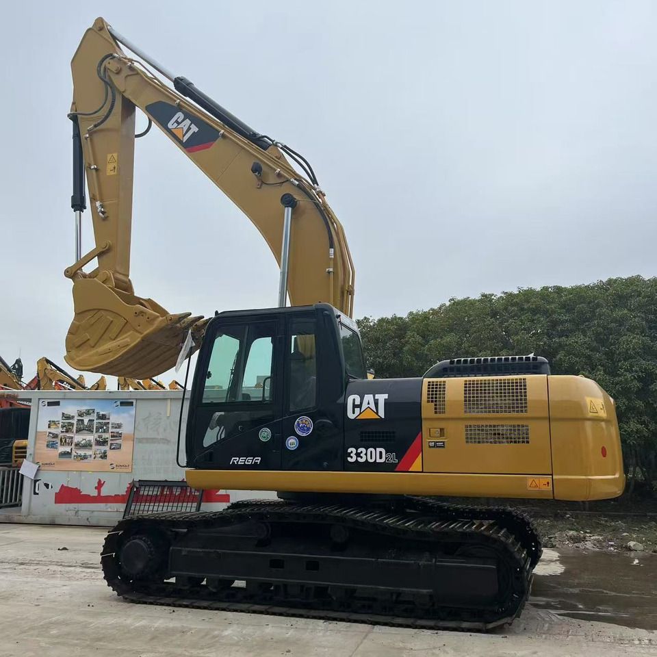 2022 Caterpillar 330D2L crawler excavator side view 2022 Caterpillar 330D2L crawler excavator side view