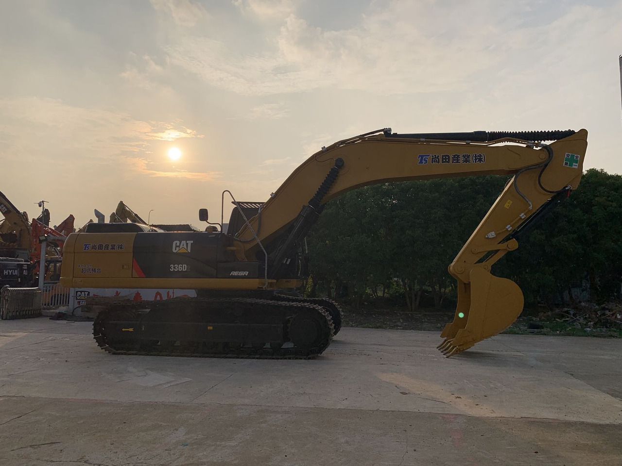 2022 Caterpillar 336D crawler excavator, side profile view