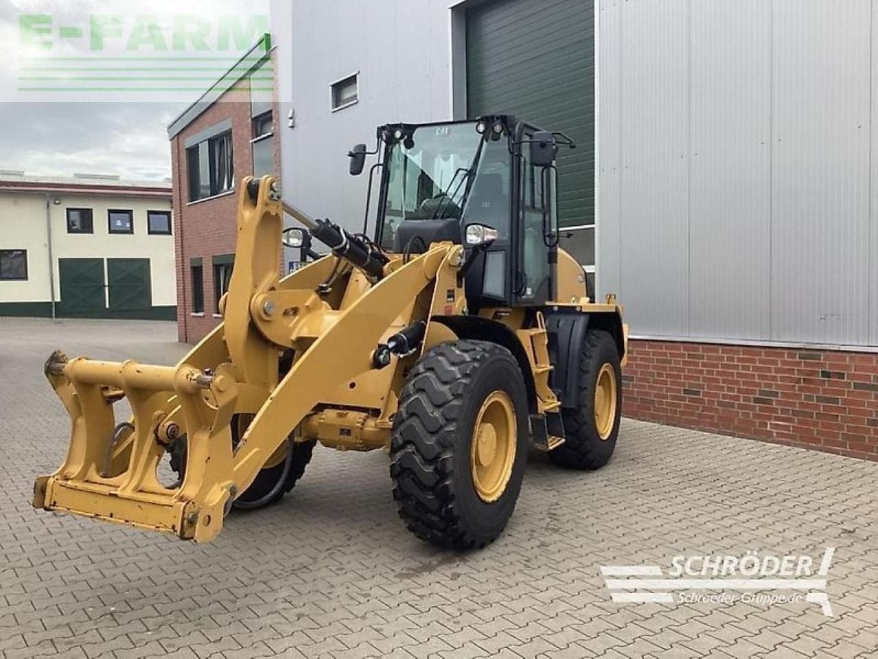 2022 Caterpillar 914 HL wheel loader, front three-quarter view 2022 Caterpillar 914 HL wheel loader, front three-quarter view