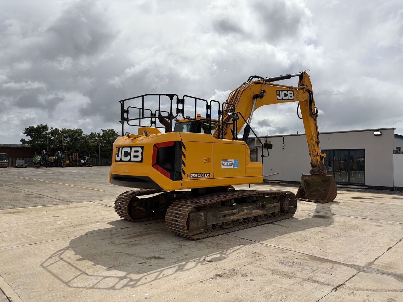 2022 JCB 220X LC Crawler Excavator 2022 JCB 220X LC Crawler Excavator