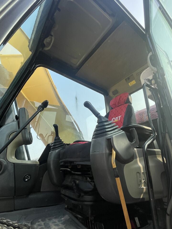 2023 Caterpillar 320D2GC Crawler Excavator 2023 Caterpillar 320D2GC Crawler Excavator