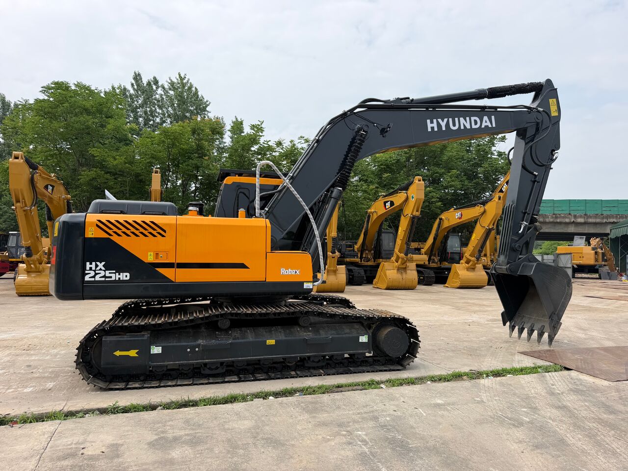 2023 Hyundai HX225HD Crawler Excavator 2023 Hyundai HX225HD Crawler Excavator