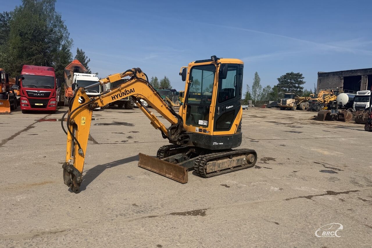 2023 Hyundai R25Z-9AK Mini Excavator