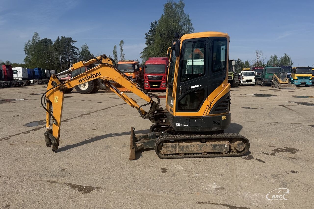 2023 Hyundai R25Z-9AK Mini Excavator