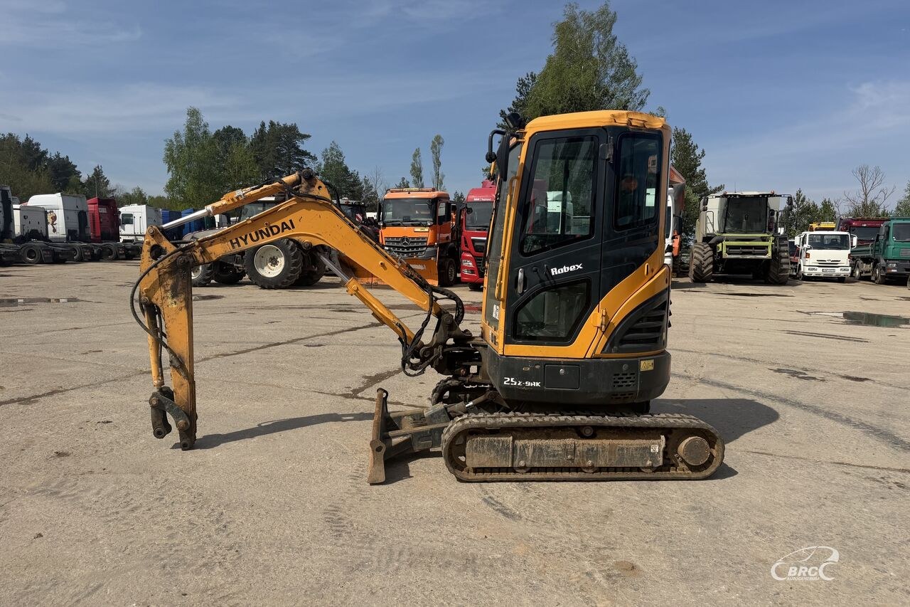 2023 Hyundai R25Z-9AK Mini Excavator