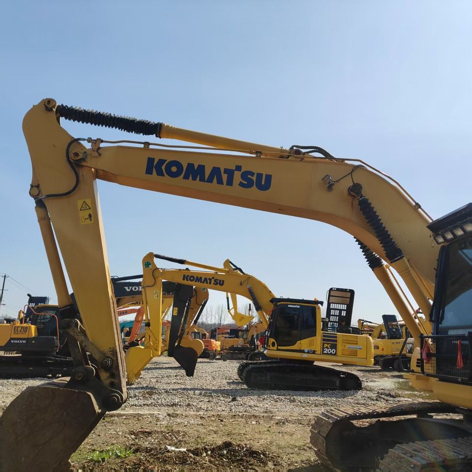 2023 Komatsu PC200 crawler excavator side profile 2023 Komatsu PC200 crawler excavator side profile