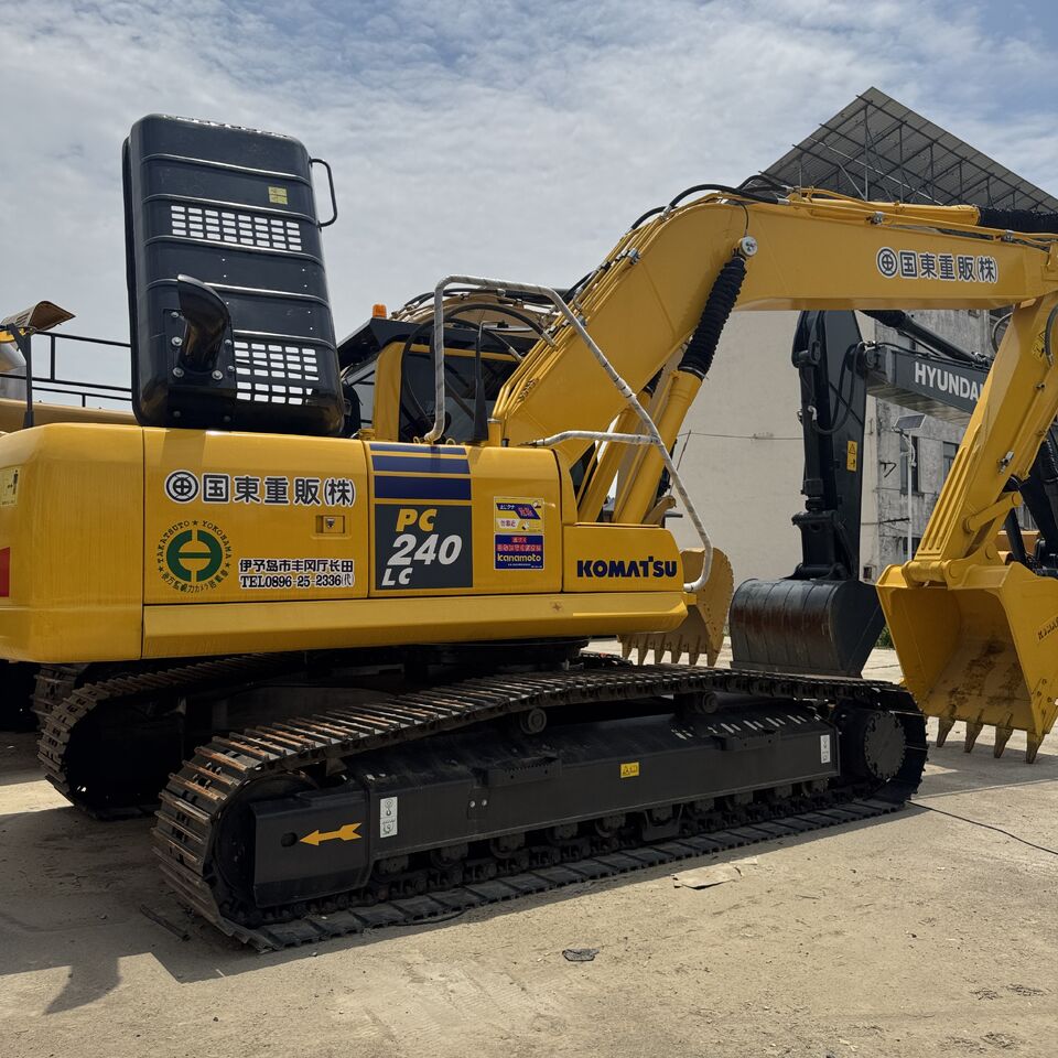 2023 Komatsu PC240-8 Crawler Excavator 2023 Komatsu PC240-8 Crawler Excavator