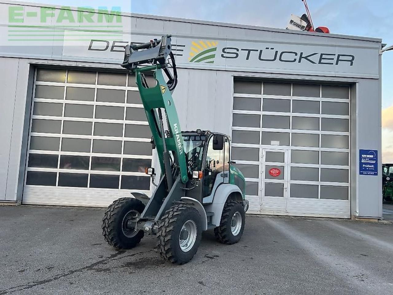 2023 Kramer KL19.5 wheel loader, front three-quarter view 2023 Kramer KL19.5 wheel loader, front three-quarter view