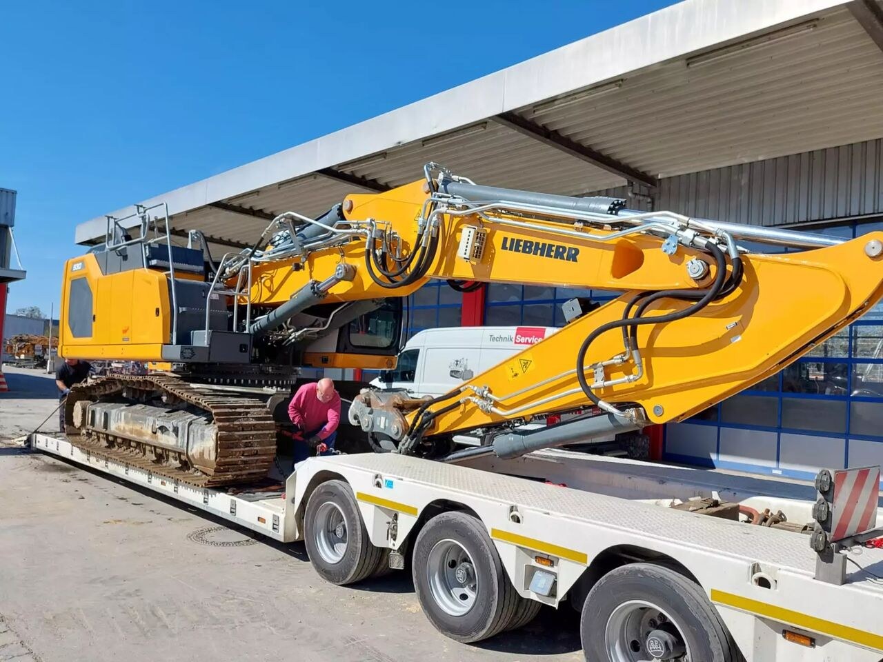2023 Liebherr R930 Crawler Excavator