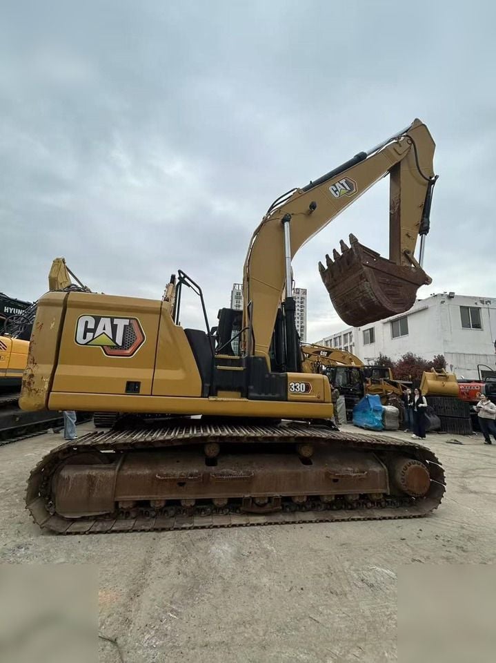 2024 Caterpillar 330 crawler excavator side view 2024 Caterpillar 330 crawler excavator side view