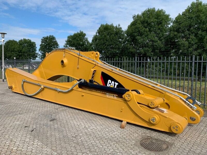 2024 Caterpillar 390 Crawler Excavator