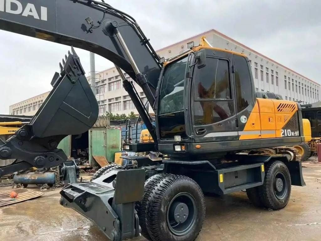 2024 Hyundai R210W-9 Wheel Excavator