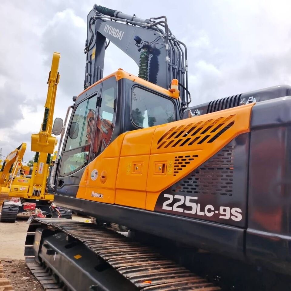 2024 Hyundai R225LC-9S Crawler Excavator 2024 Hyundai R225LC-9S Crawler Excavator