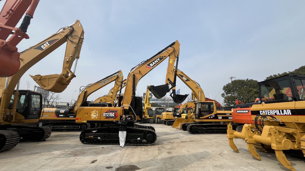 2024 Sany SY215C crawler excavator, side view 2024 Sany SY215C crawler excavator, side view