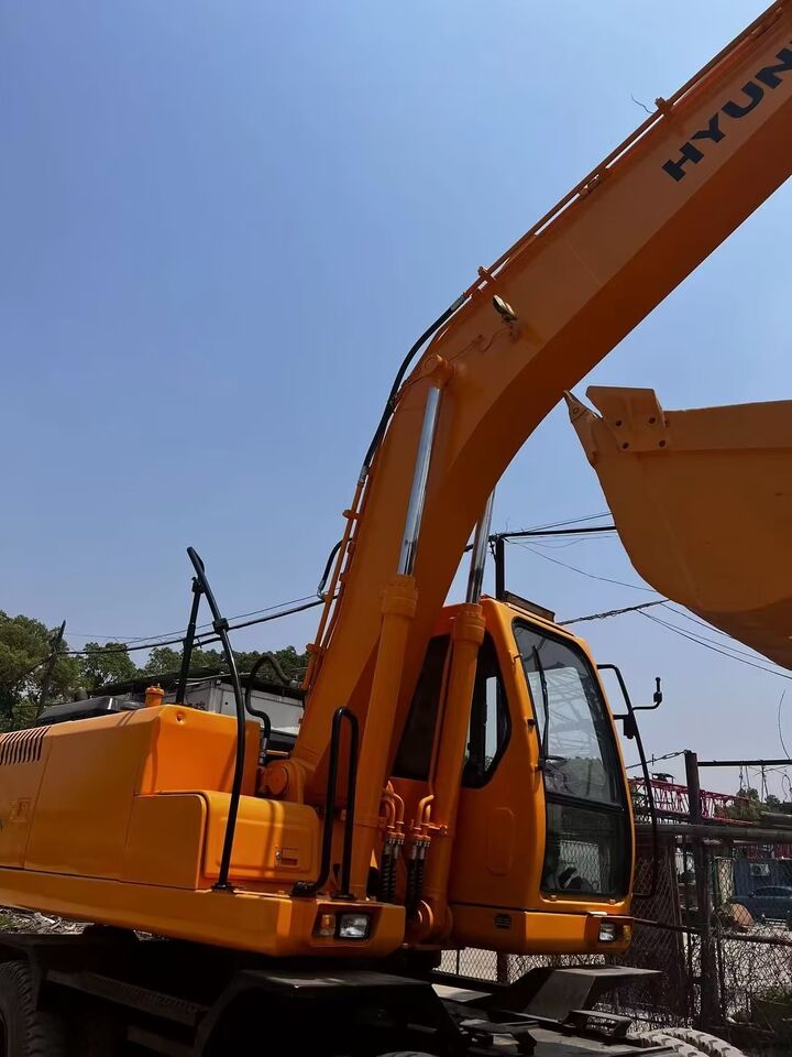 2025 Hyundai 210W-7 Wheel Excavator